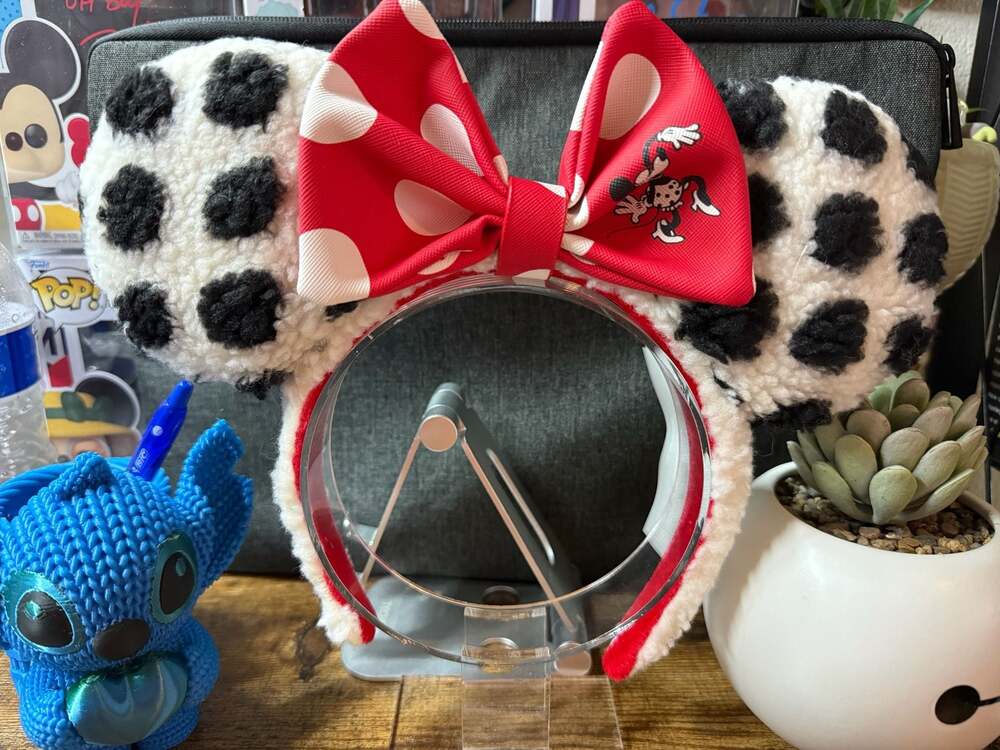 EUC Disney Loungefly Minnie Rocks The Dots Sherpa Dalmatian Ears Headband